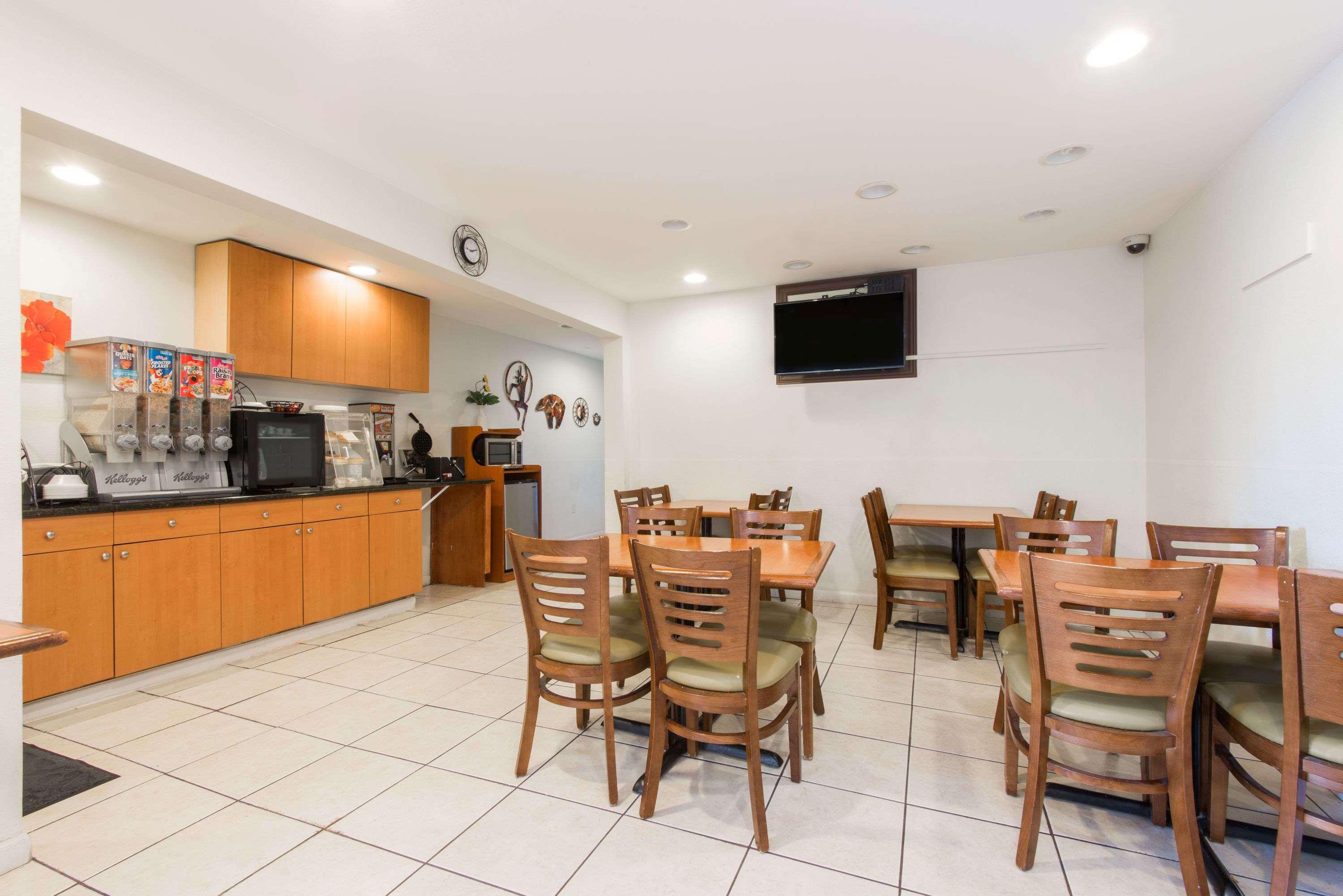 Knights Inn & Suites Gallup Εξωτερικό φωτογραφία
